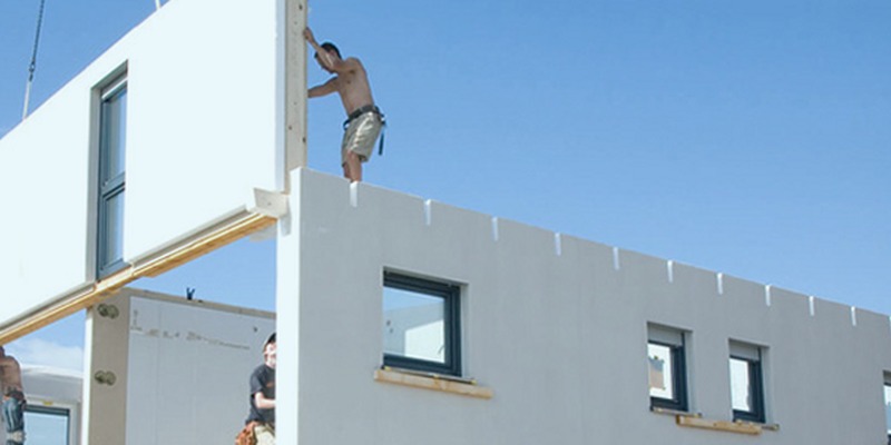 Arquitectura contemporánea adaptada al entorno natural en casas prefabricadas en Granada