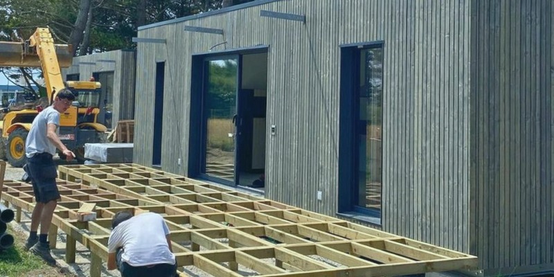 Espacios abiertos y funcionales en casas prefabricadas en Granada